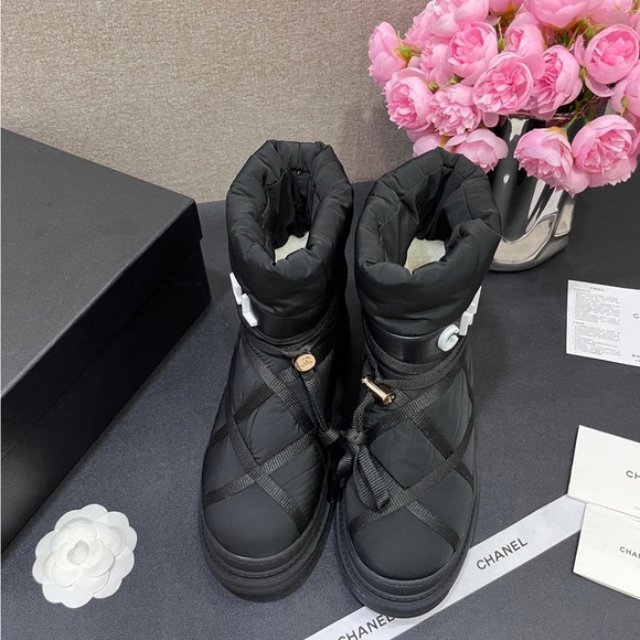 CHANEL Women's Black Quilted Winter Boots - Picture 3 of 10